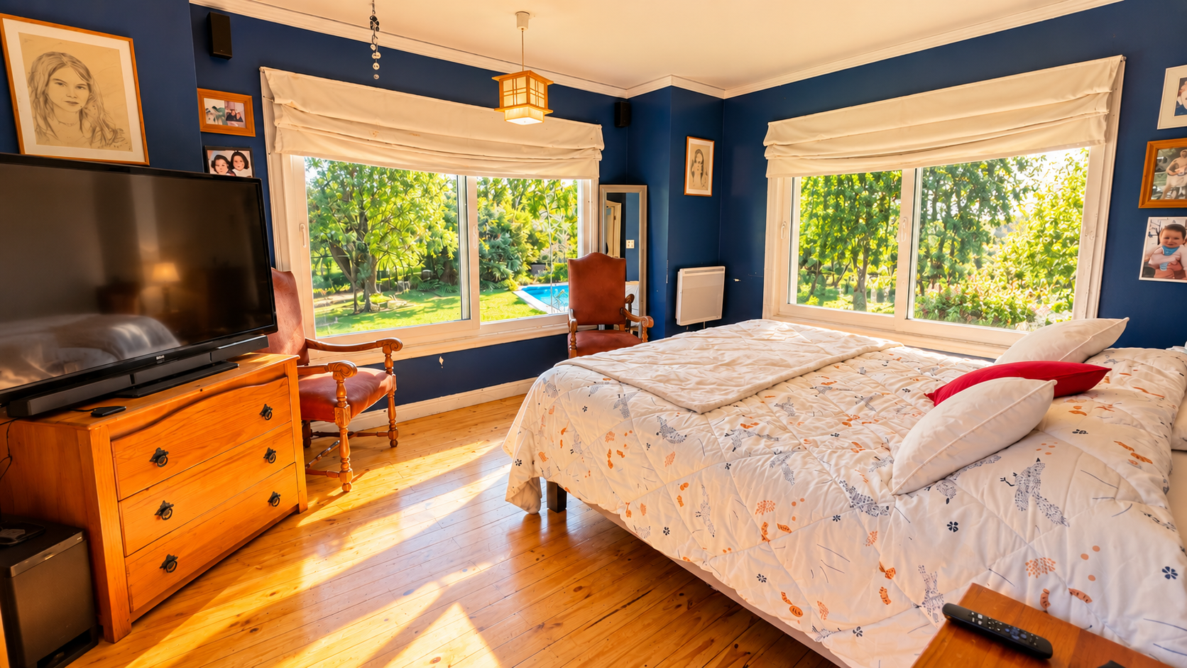 11- Dormitorio luminoso con jardín y piscina